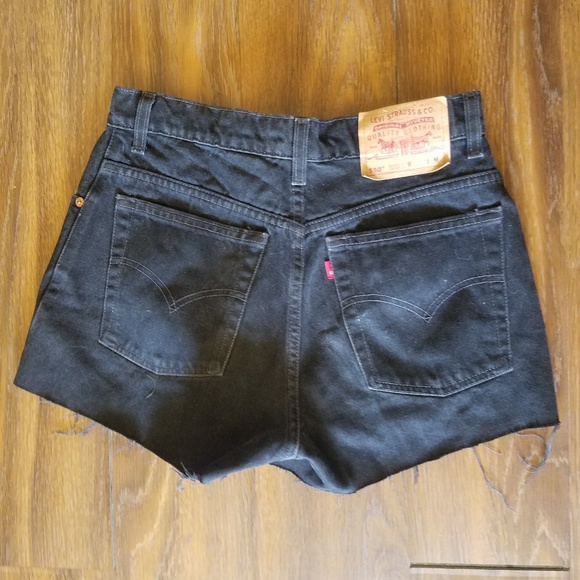 Vintage Levi's 550 High Waisted Cutoff Shorts - Picture 4 of 7